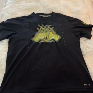 Nike black draft fit T shirt size large boys